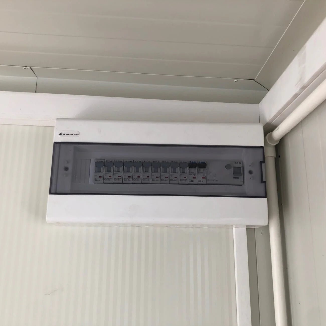 Contenedor de panel sándwich con aseo, 6,00×3,00 - Imagen 3