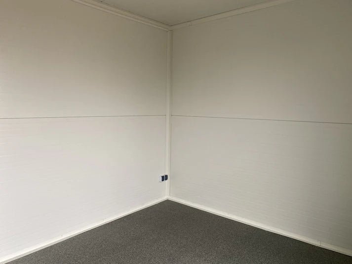 Contenedor de oficina 6x2,83 metros con 2 ventanas - Imagen 3